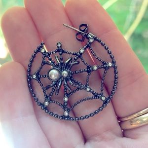 Avon Spider costume earrings with box